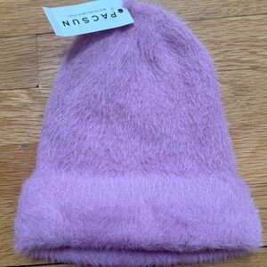 🌸3/$15 NWT PacSun Fuzzy Beanie
